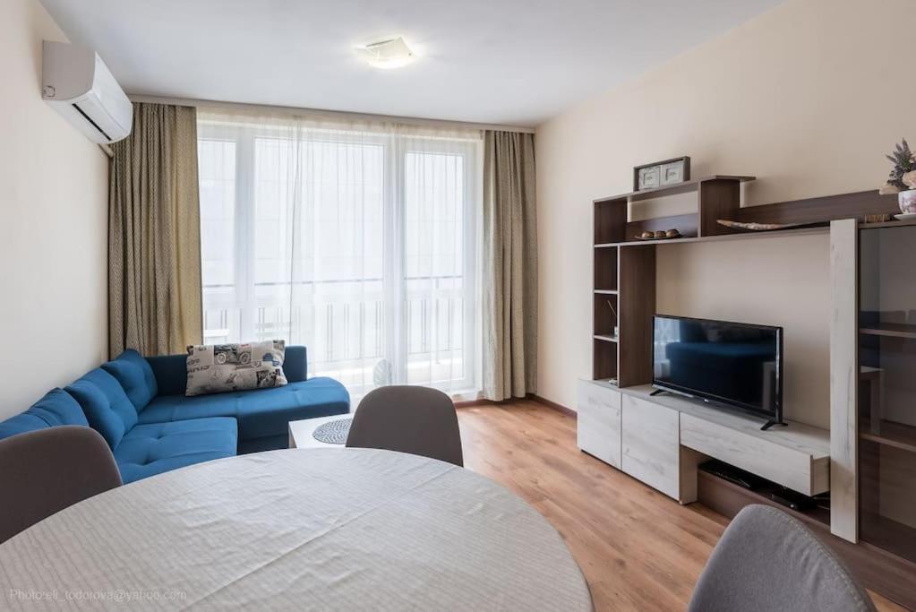 Bright Place Next To Grand Mall Varna Buitenkant foto